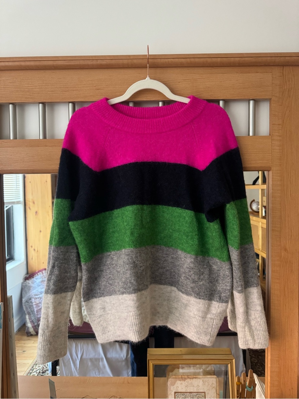 Women's Colorblock Crewneck Sweater in Pink, Black, Green, Gray, Cream